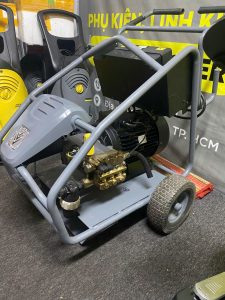 Máy xịt nước cao áp công nghiệp 3 pha Karcher HD 9/50-4 Cage áp lực đến 500 bar, độ bền cao. Mua chính hãng giá tốt tại Hợp Thành Phát Group!
